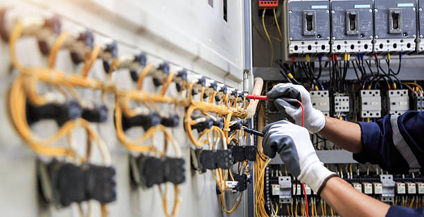 Professional Electrician technician working in Laredo, TX